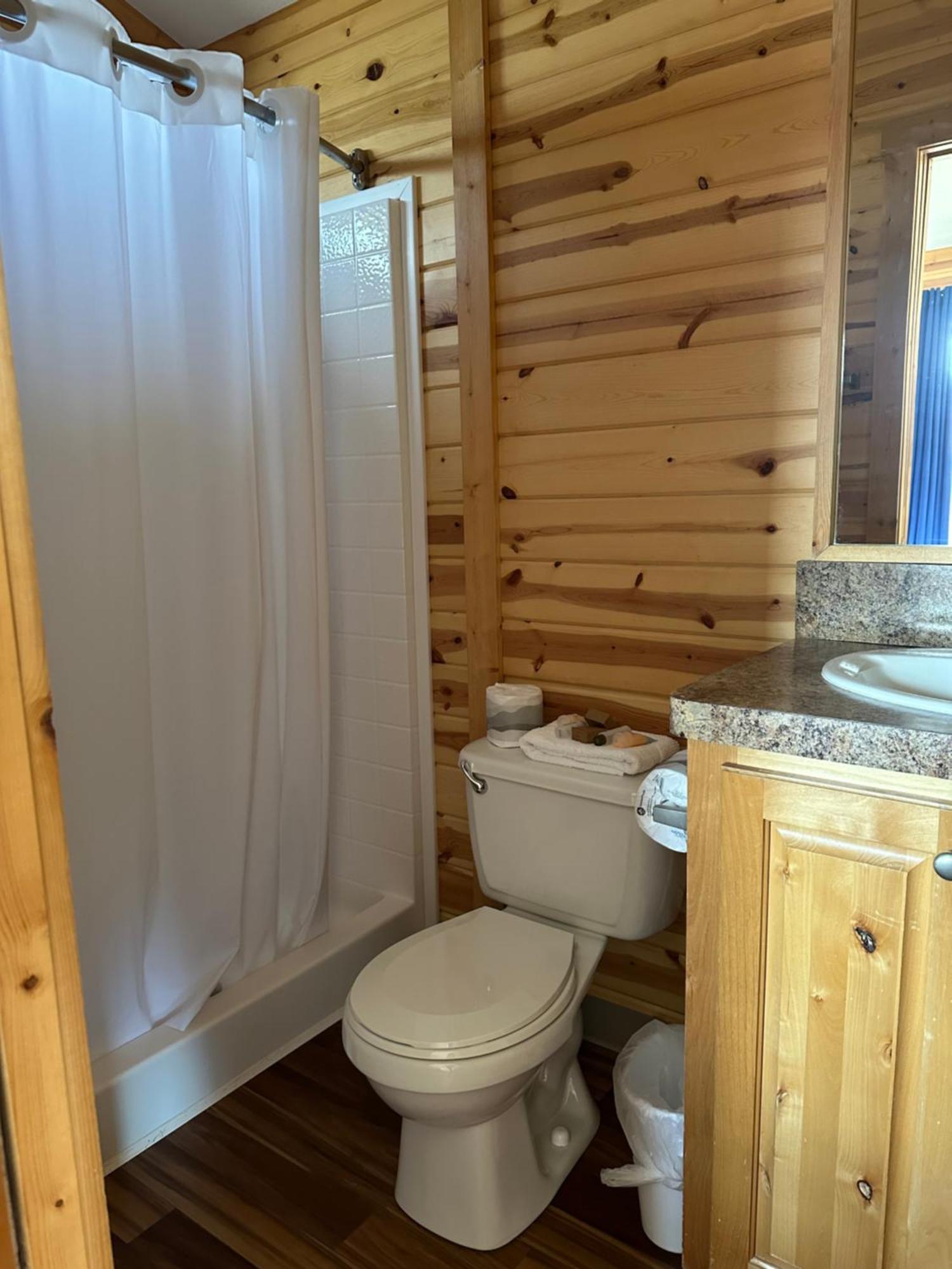 Westport Inn Cabins Екстериор снимка