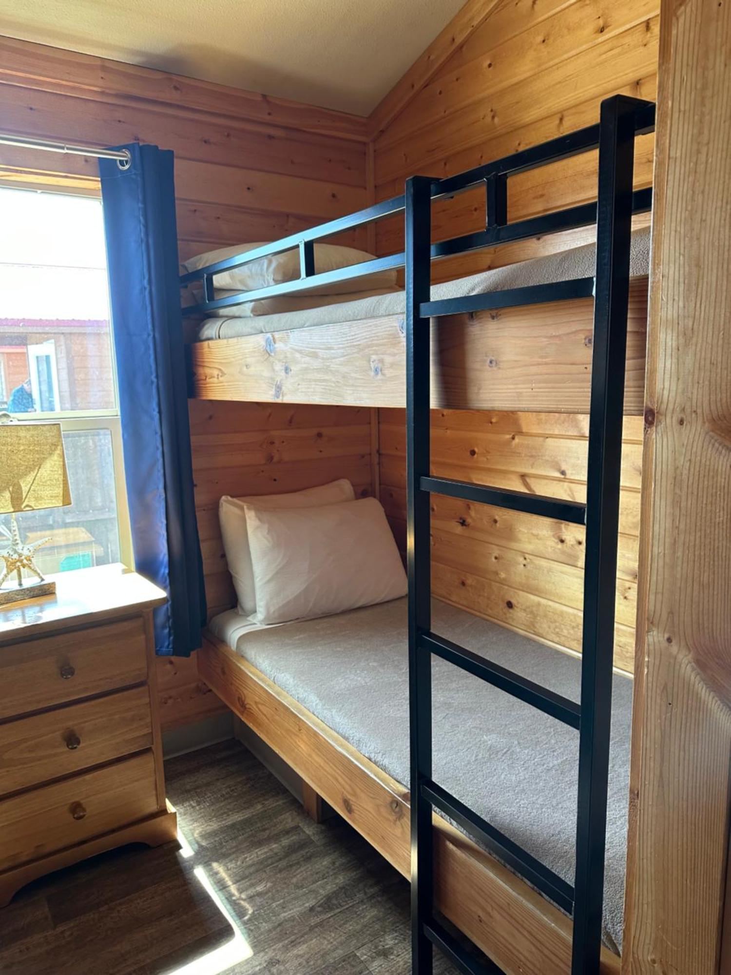 Westport Inn Cabins Екстериор снимка